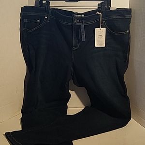 NWT Torrid Luxe Skinny Jeans Size 24XT
